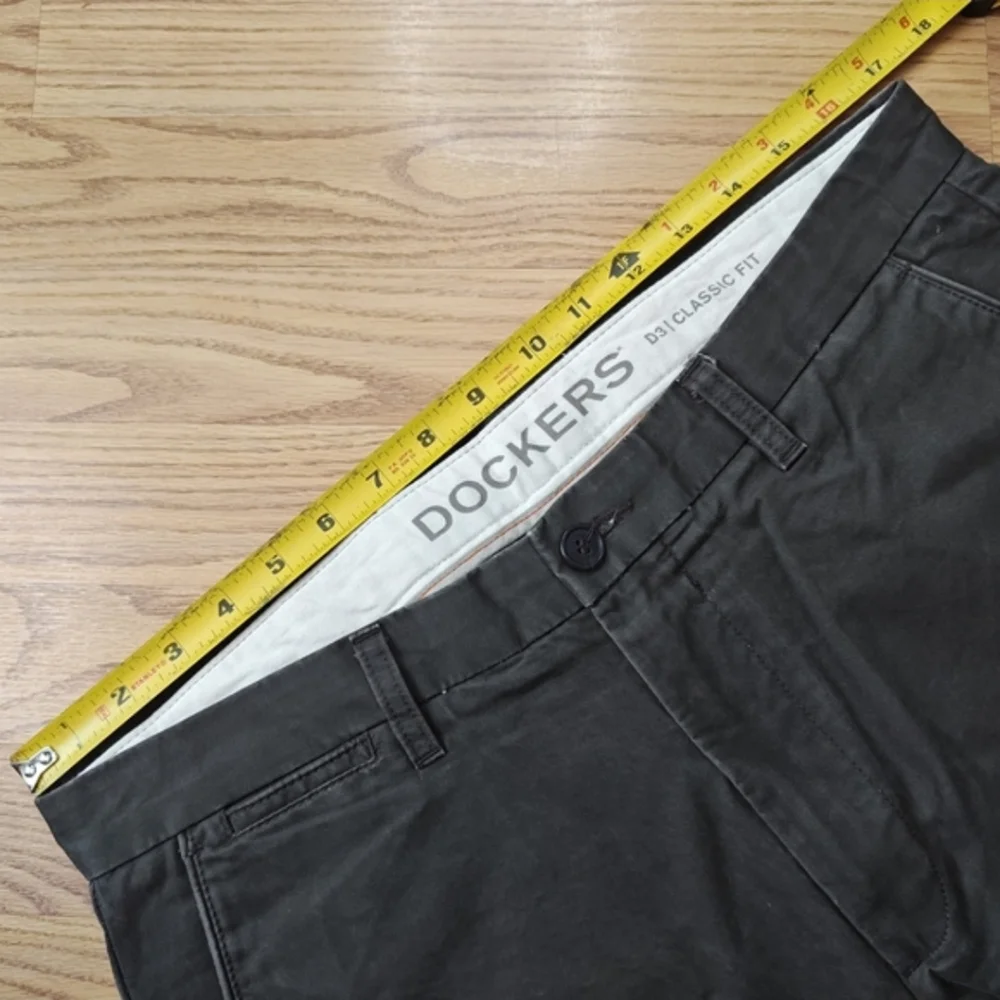 Dockers D3 Classic Fit Men's Olive Army Green Chinos 33x30 Cotton
